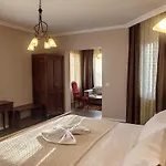 Vila Bregu 호텔