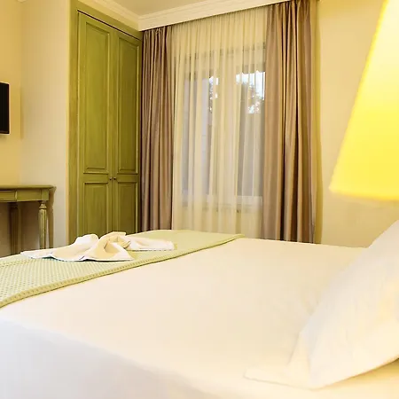 Vila Bregu 4*