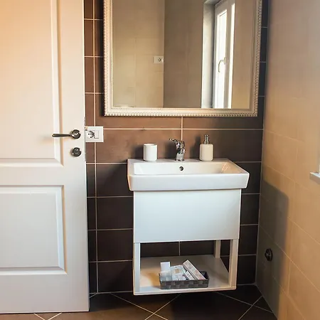 Vila Bregu 4* Тирана