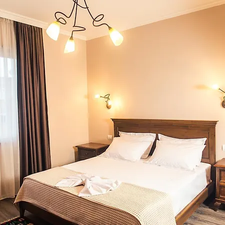 Vila Bregu 4*