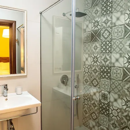 Otel Vila Bregu Tiran