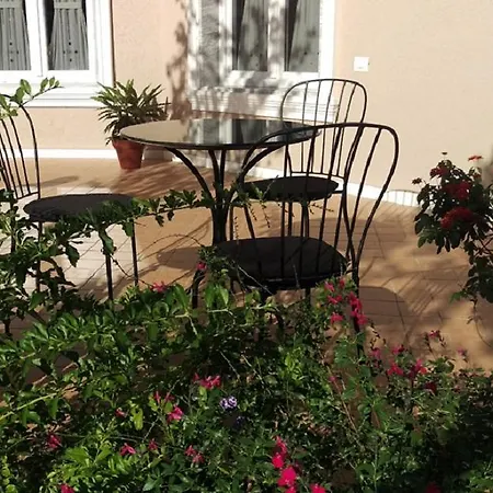 Отель Vila Bregu 4*